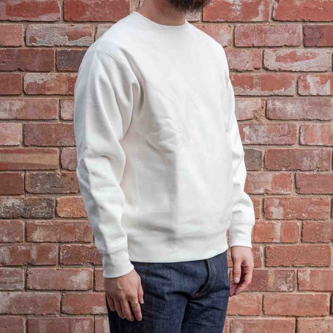 Classic Sweatshirt / Off White